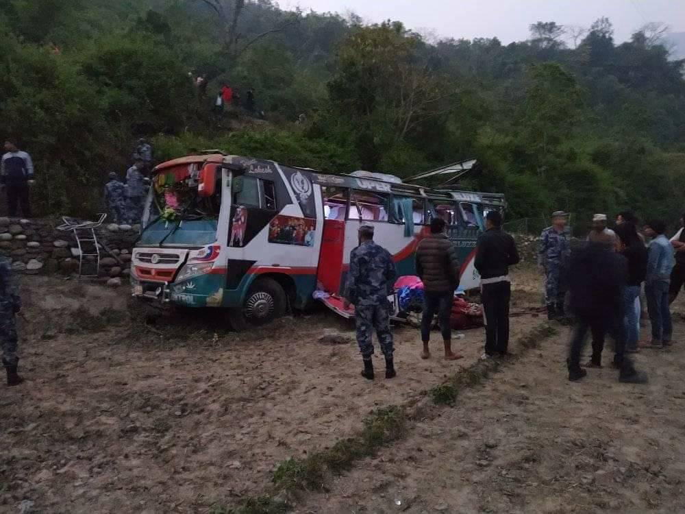 डोटी बस दुर्घटनाः एकको मृत्यू