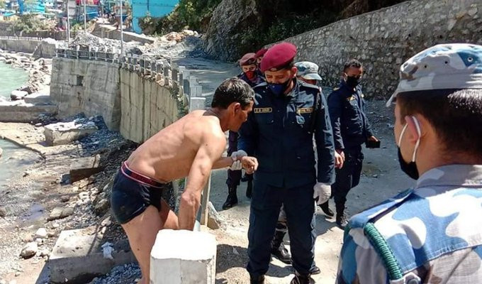 महाकाली तरेर क्वारेन्टाईनमा बसे दार्चुलाका १९ जना