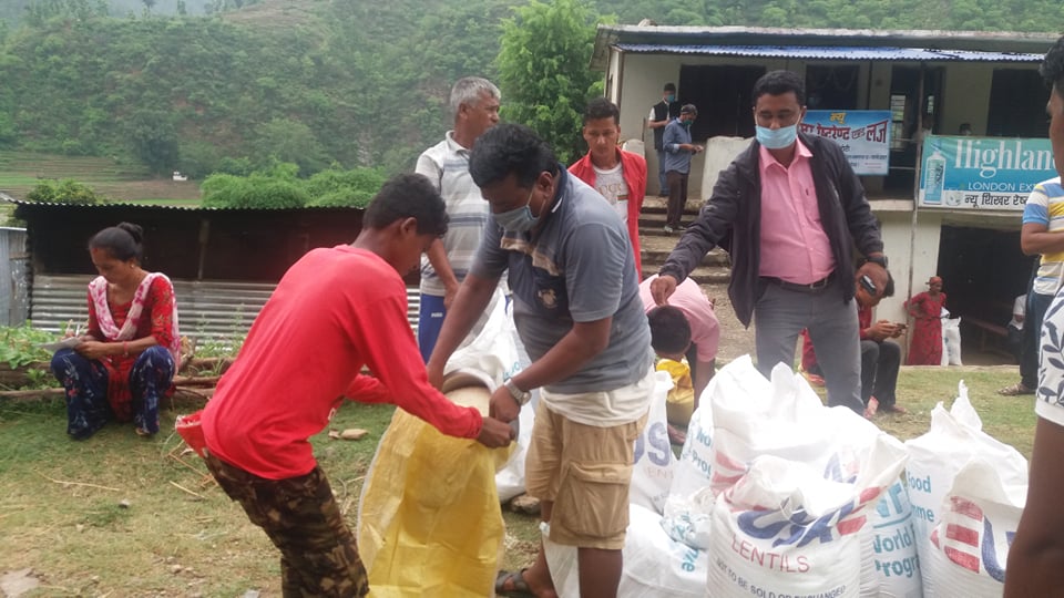 विद्यार्थीलाई घर–घरमै पौष्टिक आहार