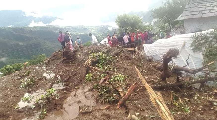 पहिरोले पुरिएर पोखरामा ४ र लमजुङमा एकैपरिवारका ३ जनाको मृत्यु, म्याग्दीमा ७ जना बेपत्ता