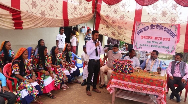 भलमन्साको अगुवाईमा रानाथारु समुदायले मनायो तीज