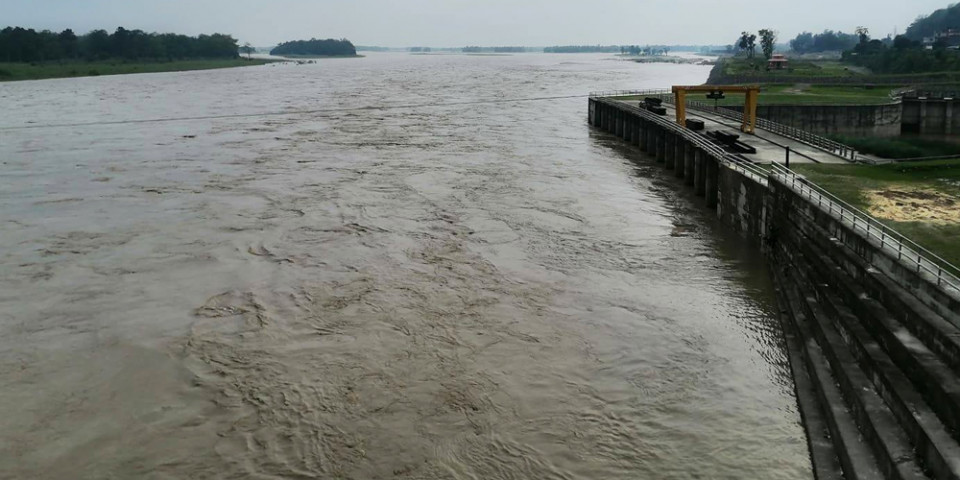 कर्णाली नदीको तटबन्ध २ वर्ष नबित्दै भत्कियो, राजापुर उच्च जोखिममा