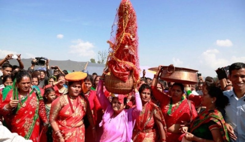 गौरा पर्वको आज तेस्रो दिन : गौरादेवीलाई गौराघरमा भित्र्याउदै 