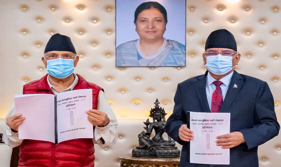 कार्यदलको प्रतिवेदन कार्यान्वयनबारे ओली–प्रचण्डबीच छलफल शुरू