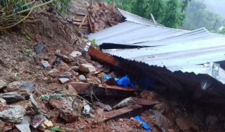 पहिरोमा पुरिएर दुई जनाको मृत्यु