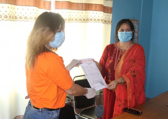 व्यवसाय संचालन गर्न पाउनुपर्ने माग राख्दै ज्ञापनपत्र