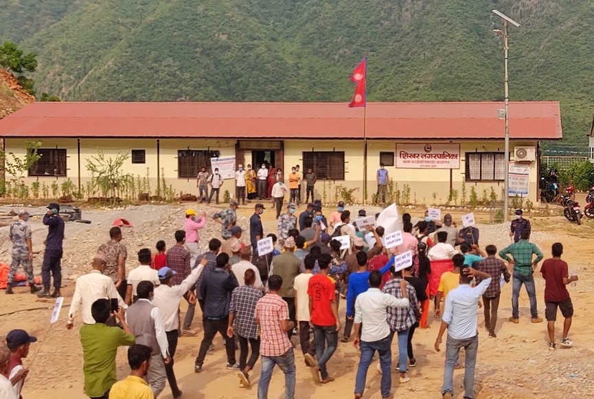 नेकपा शिखर नगर कमिटी डोटीको जनजागरण अभियान