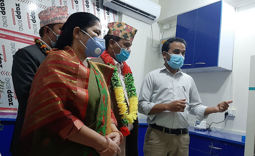 बैतडी अस्पतालमा पीसीआर प्रयोगशाला सञ्चालन, बत्तीका लागि ब्याकअप छैन