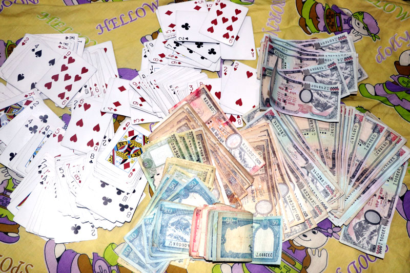 २ लाख २३ हजार नगद सहित कैलालीमा ५ जना जुवाडे पक्राउ