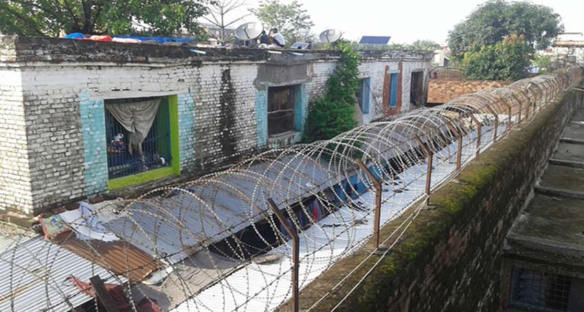 डोटी कारागारका कैदीबन्दी र सुरक्षाकर्मीको स्वाब सङ्कलन