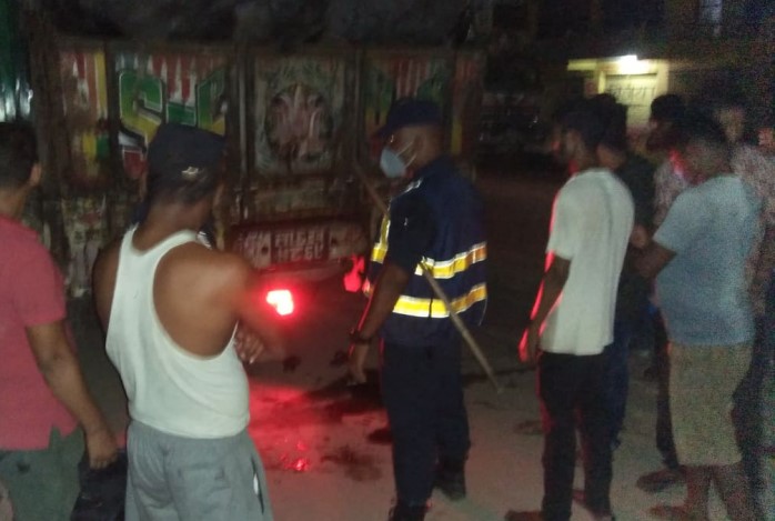 धनगढीमा रोकिएको ट्रकमा मोटरसाइकल ठोकिदा एक जनाको मृत्यु