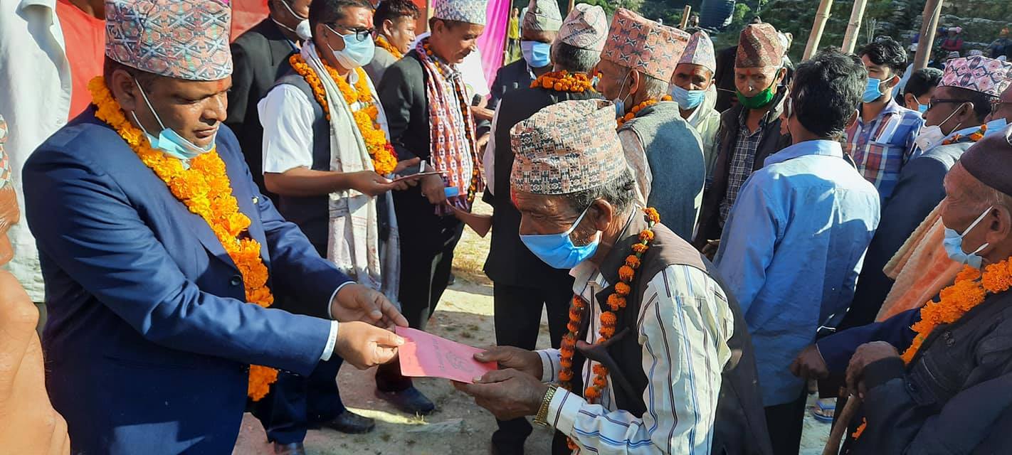 मेल्लेखका स्थानीयले ३२ बर्षपछि लालपुर्जा पाए, घर–घरमा दिपावली