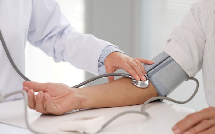 कैलालीको टीकापुरमा घरदैलामै स्वास्थ्य सेवा