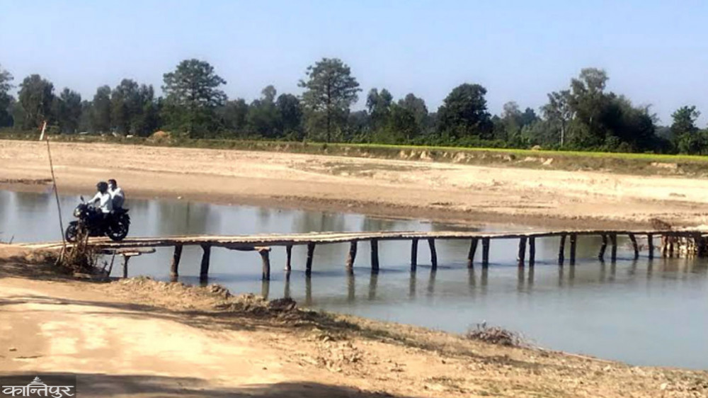 जहाँ पैसा नभई साँघु तर्न पाइन्‍न