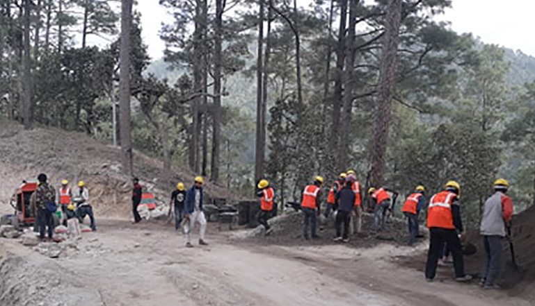 सहजपुर-बोगटान सडक : दुई वर्षमा ३३ प्रतिशतमात्रै प्रगति