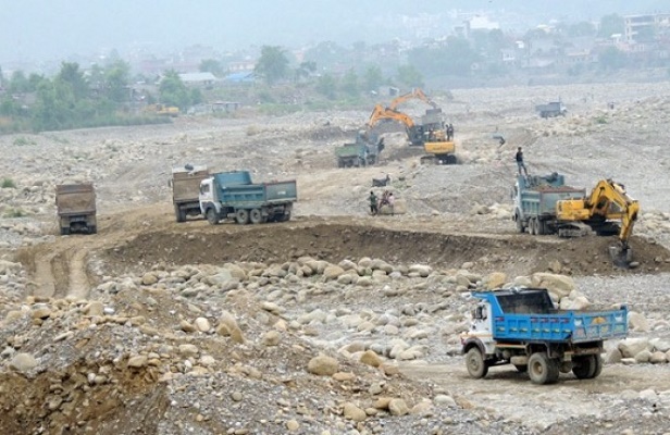 जथाभावी नदीजन्य वस्तु उत्खननले विकास निर्माणमा समस्या