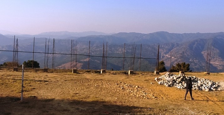 डडेल्धुरा सेमी कभर्ड हल अलपत्र