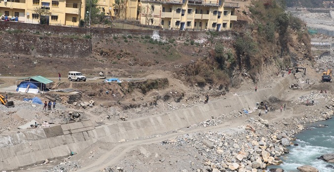 भारतले अझै रोकेन महाकालीमा एकतर्फी तटबन्धको काम