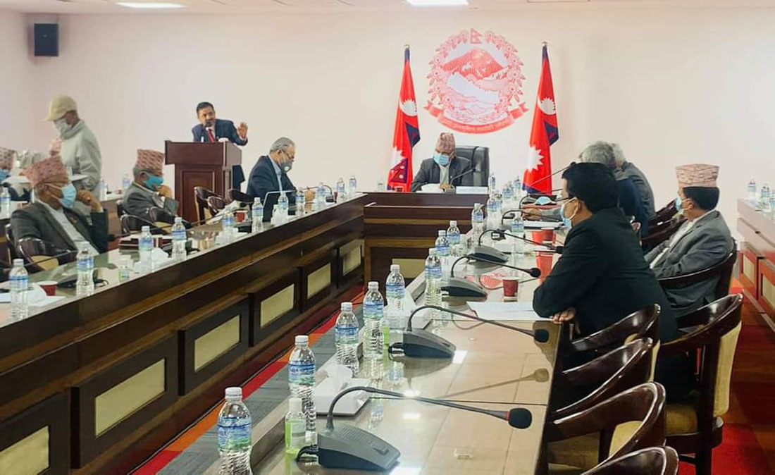 सबै परीक्षा स्थगित गर्न सीसीएमसीको सिफारिस : पहाडमा २०० र शहरमा ५०० सक्रिय संक्रमित भए निषेधाज्ञा