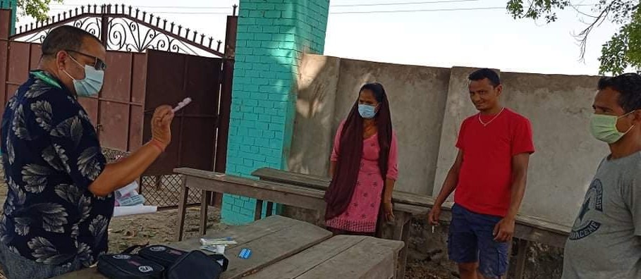 धनगढी उपमहानगरपालिकाद्वारा वडामै कोरोना परीक्षण र घरमै औषधी वितरण सुरु