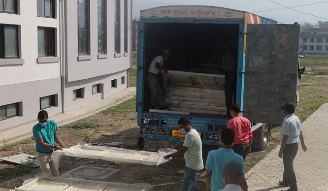 ह्युमानिटी फाउण्डेसनद्वारा कोरोना अस्पताललाई ५० बेड हस्तान्तरण