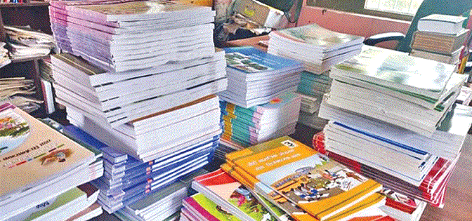 कक्षा १२ सम्मका छात्रछात्रालाई निःशुल्क पाठ्यपुस्तक उपलब्ध गराउने