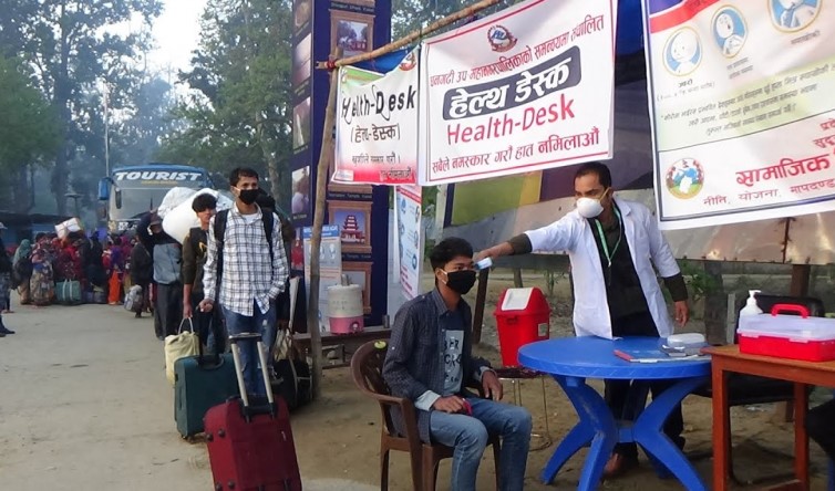 सुदूरपश्चिमका स्वास्थ्यकर्मीको गुनासो, ‘जोखिम भत्ता पाएनौं’