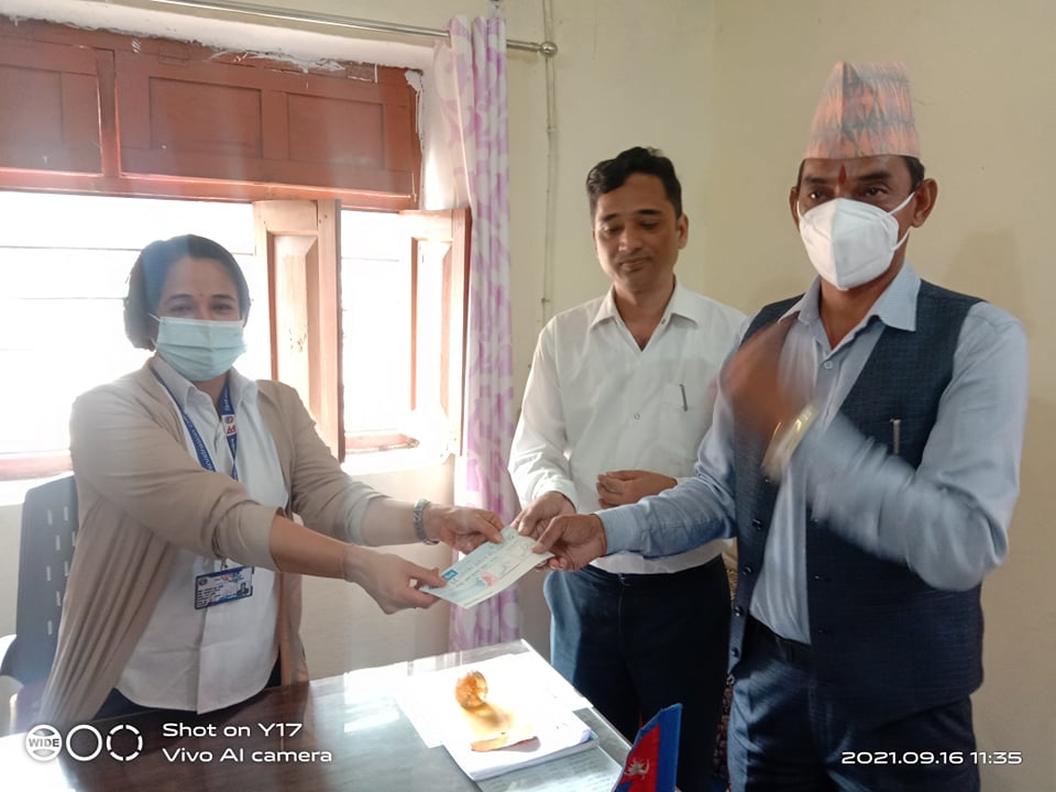 राष्ट्रिय कर्मचारी संगठनले ग¥यो दार्चुलाका बाढीपीडितलाई आर्थिक सहयोग