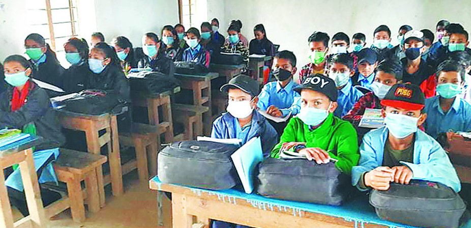 विद्यालय खुले, विद्यार्थीले पढ्नै भुले