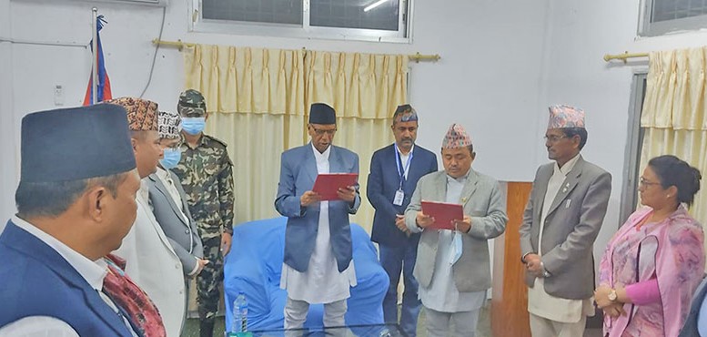 नेकपा एकीकृत समाजवादीबाट तामाङ र बोहराले लिए मन्त्रीको सपथ