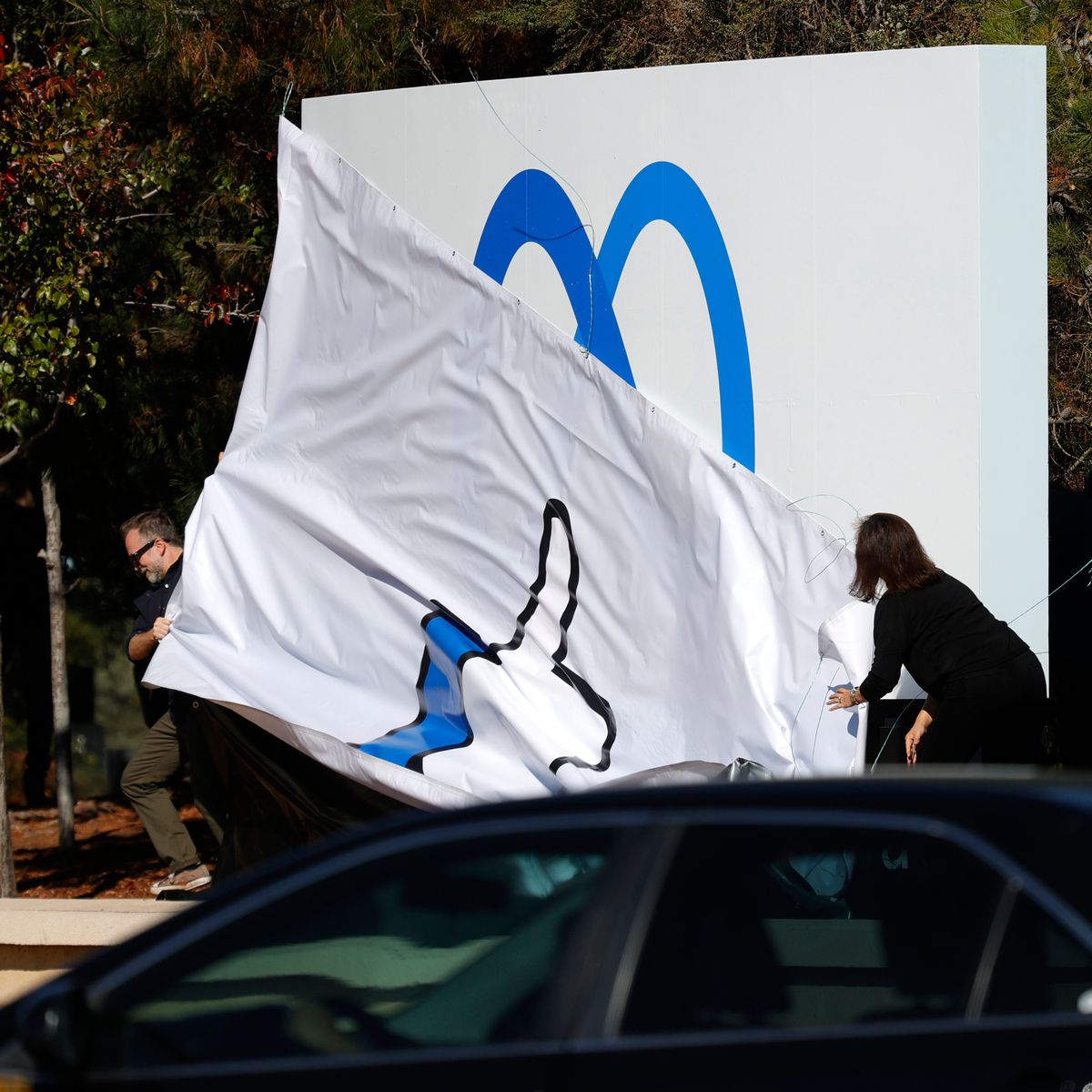 फेसबुकले आफ्नो कम्पनीको नाम परिवर्तन गरी ‘मेटा’ राख्यो