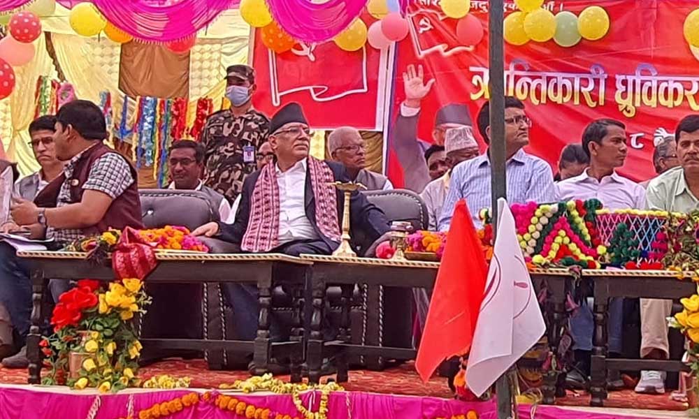 ओलीलाई प्रचण्डको कटाक्ष-मलामी जाँदा हाँस्दै, नाँच्दै, बाजा बजाउँदै जाने कस्तो अद्भुत र विचित्र प्राणी ?