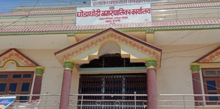 कैलालीमा कर्मचारीलाई हतियारसहित धम्क्याउने तीनजना पक्राउ