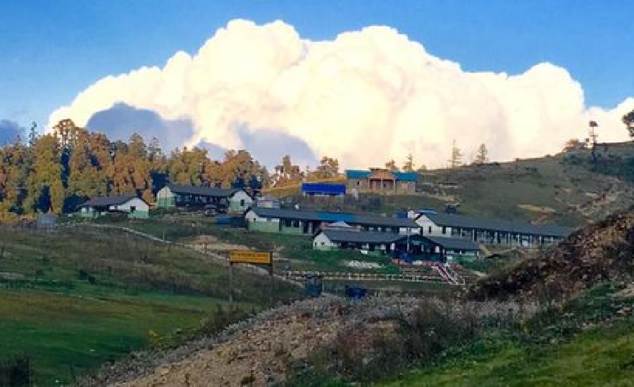 खप्तडमा पर्यटकको ओखती बन्दै सेनाको ब्यारेक, निःशुल्क सेवा