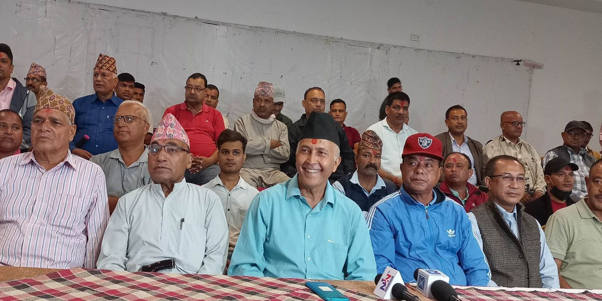 पूर्व राज्यमन्त्री ओझाद्धारा कैलाली ५ मा स्वतन्त्र उम्मेदवारी दर्ता, भण्डारीले पनि गरे ५ (ख) मा दर्ता