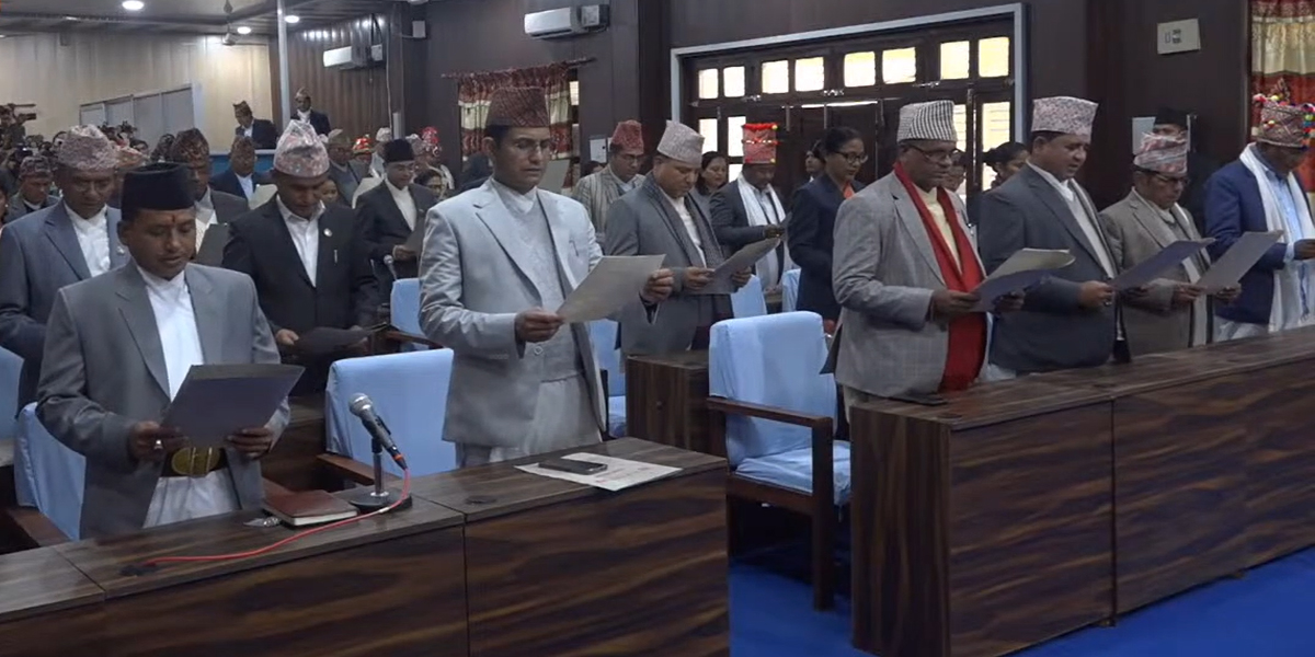 सुदूरपश्चिम प्रदेश सभाका सदस्यले लिए शपथ, प्रथम अधिवेशन पुस १८ गते आह्वान