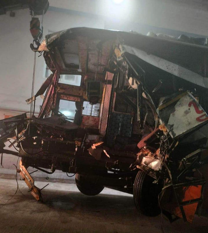 नेपाल आउँदै गरेको बस लखनउमा दुर्घटना, चार नेपालीको मृत्यु