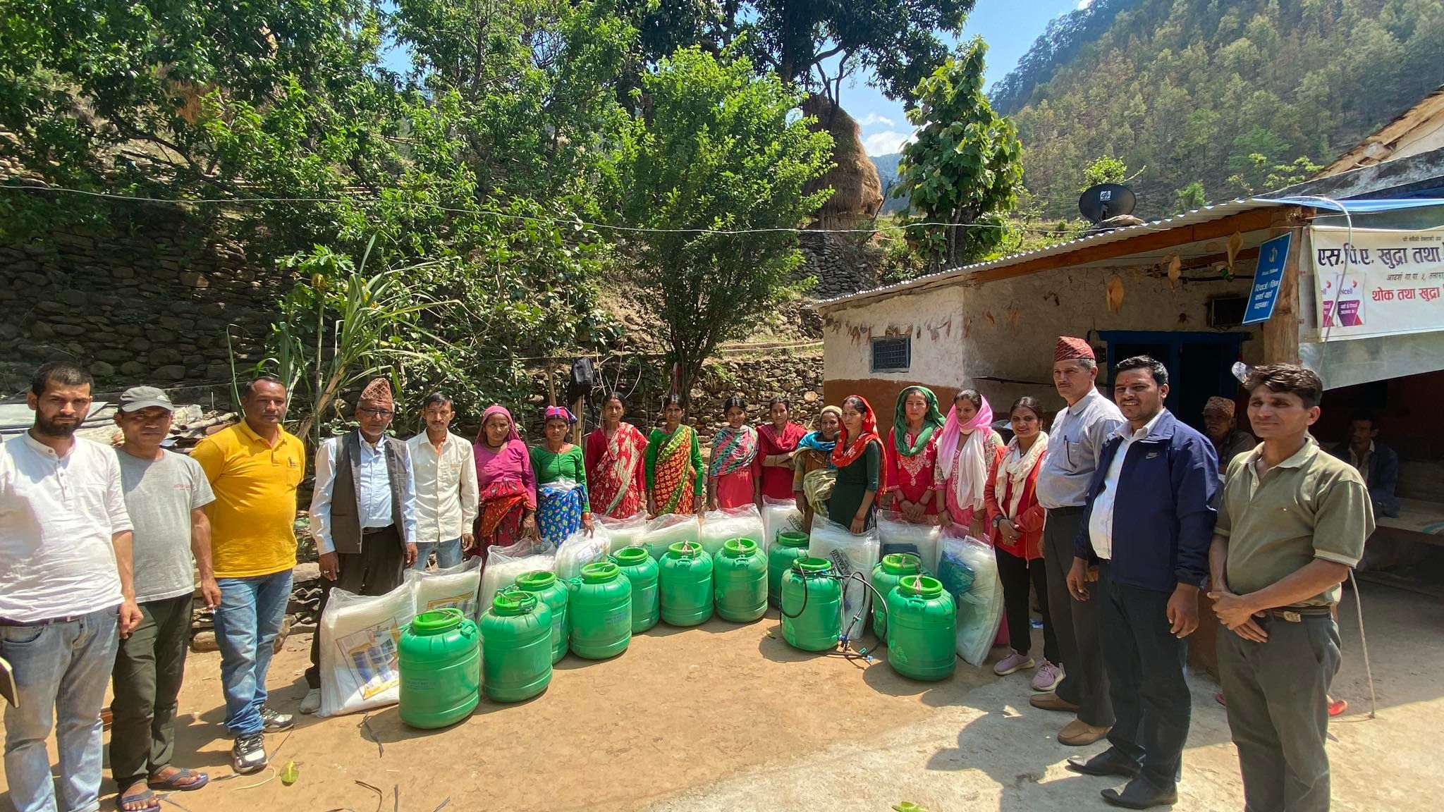 सुआहारा कार्यक्रमद्धारा महिला कृषकलाई जलबायुमैत्री कृषि प्रबिधि सामाग्री सहयोग