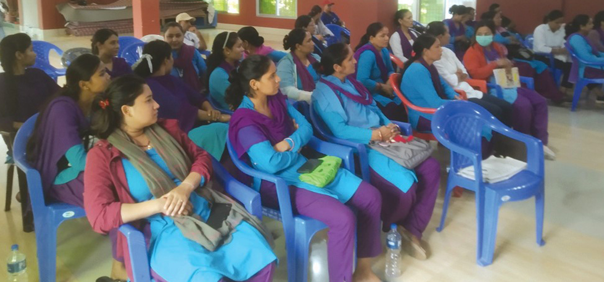 ‘फाजिल कर्मचारी’ भनिएपछि स्वास्थ्यकर्मी तनावमा