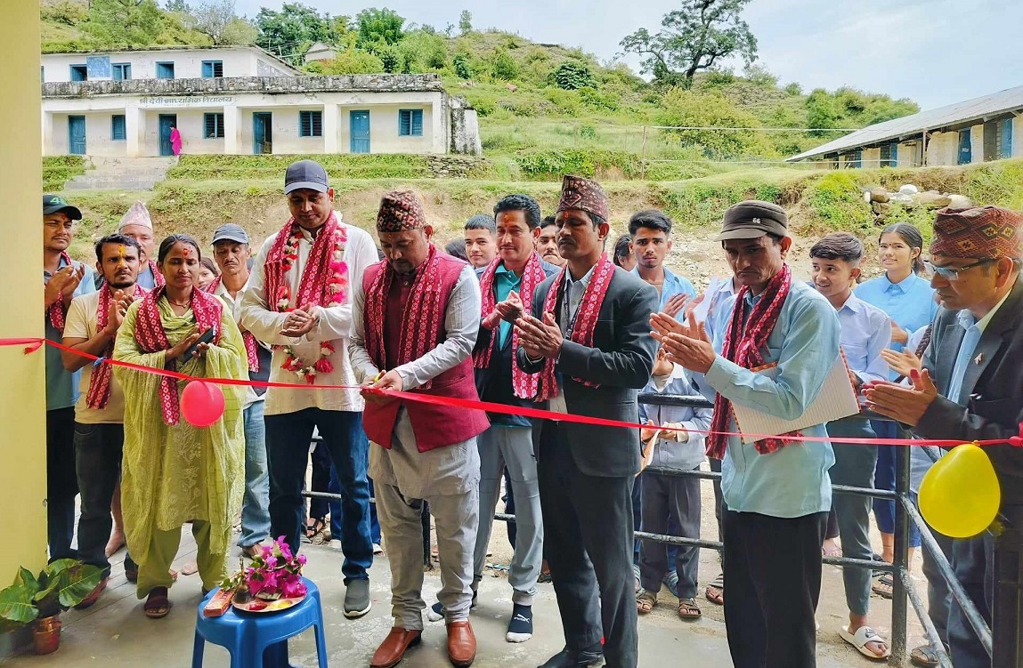 वडाध्यक्ष खड्का गरे नवनिर्मित देवी माविको २ कोठे भवनको उद्घाटन