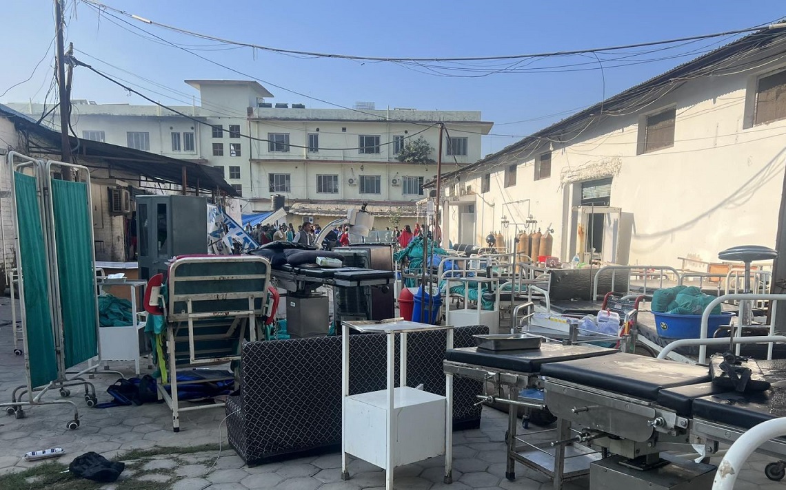 धनगढी बजारमा भीषण आगलागी, एक अस्पतालसहित आठ पसलमा क्षति