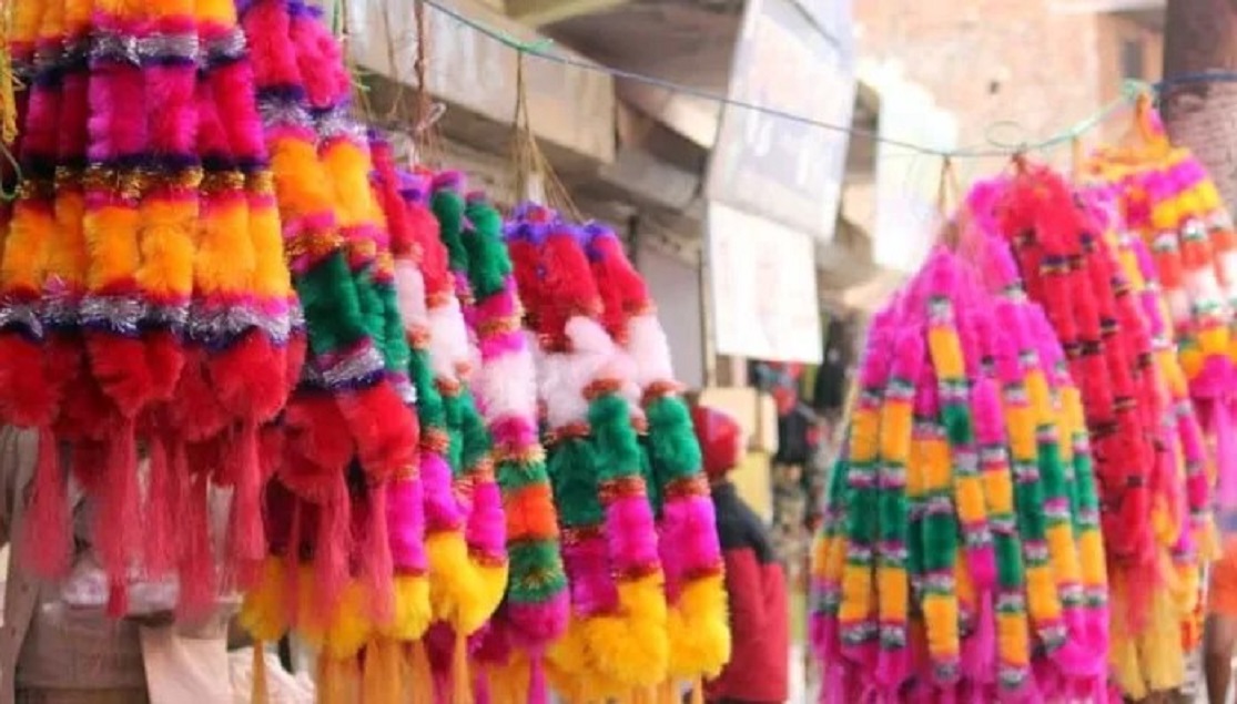 कञ्चनपुरमा प्लाष्टिकबाट बनेका माला बिक्री वितरण गर्न प्रतिबन्ध