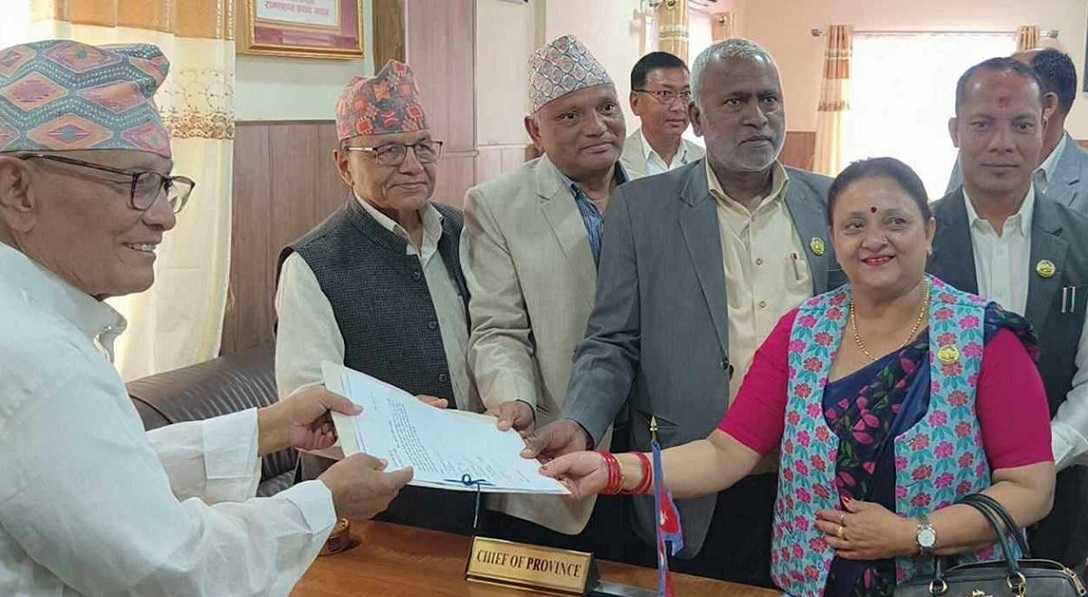 सरकार गठनका लागि लुम्बिनीमा ४४ जना सांसदको हस्ताक्षरसहित माओवादीका महराले गरे दाबी पेस