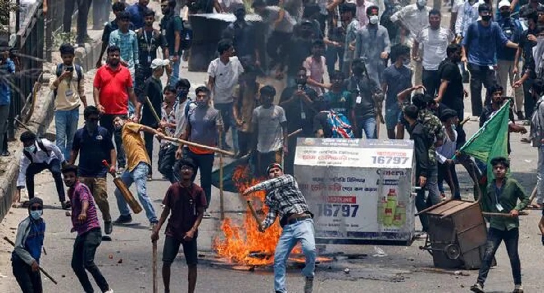 बंगलादेशमा आरक्षणविरोधी आन्दोलनमा ३५ जनाको मृत्यु, देशभर कर्फ्यु घोषणा