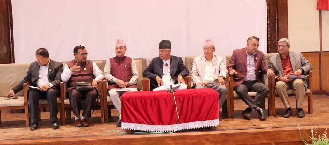 ल्होत्से हलमा कांग्रेस संसदीय दलको बैठक बस्दै