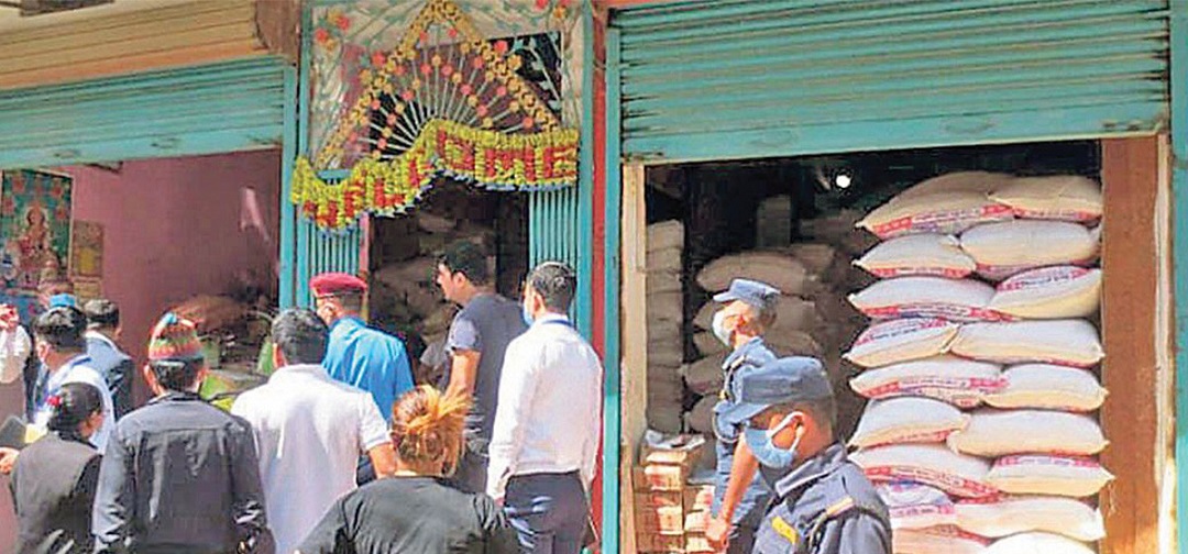 बजारमा बिक्री भएका खाद्य वस्तुको नमुना संकलन गरि परीक्षण गर्दा ४ प्रतिशत अखाद्य वस्तु पाइयो