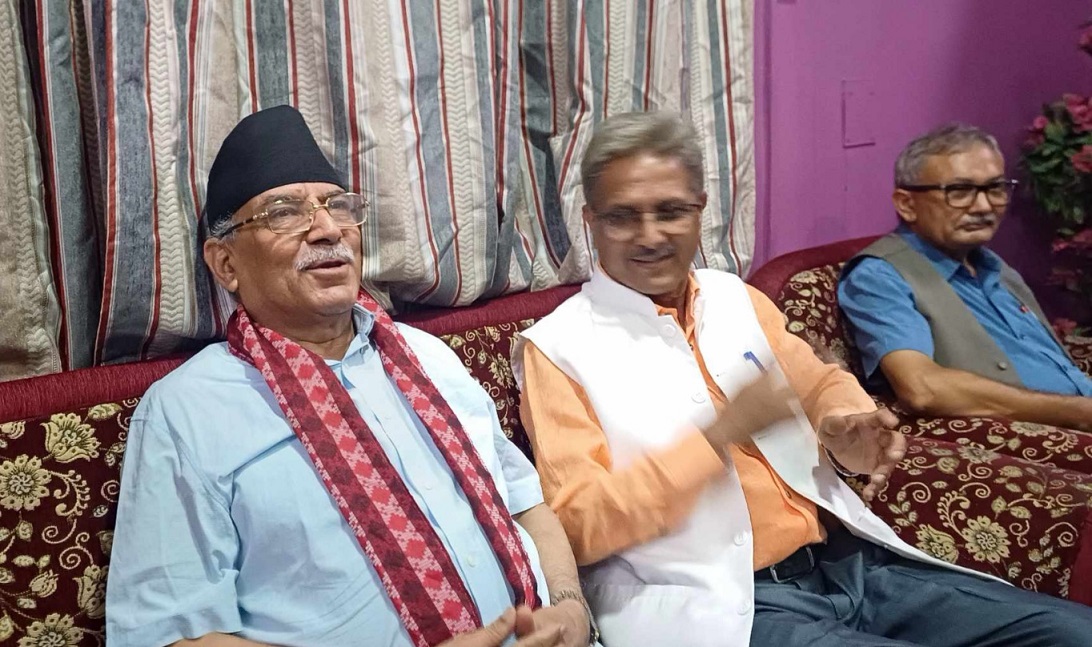कांग्रेस-एमालेलाई प्रचण्डले दिए चेतावनीः जनअधिकार कटौती गर्ने दुस्साहस नहोस्
