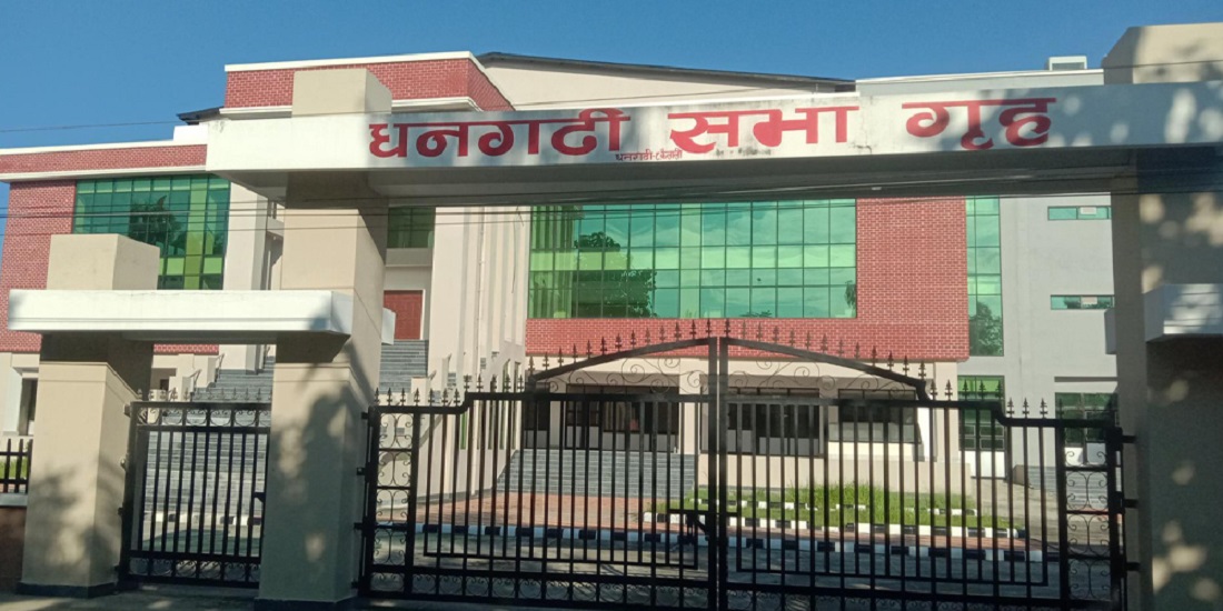 धनगढीमा ३२ करोड ६० लाख लागतमा बनेको सभागृह प्रयोगविहीन