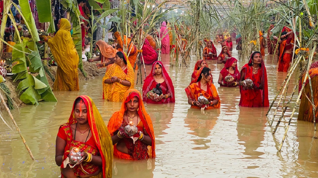 उदाउँदो सूर्यलाई अर्घ्य अर्पणसँगै छठपर्व सम्पन्न
