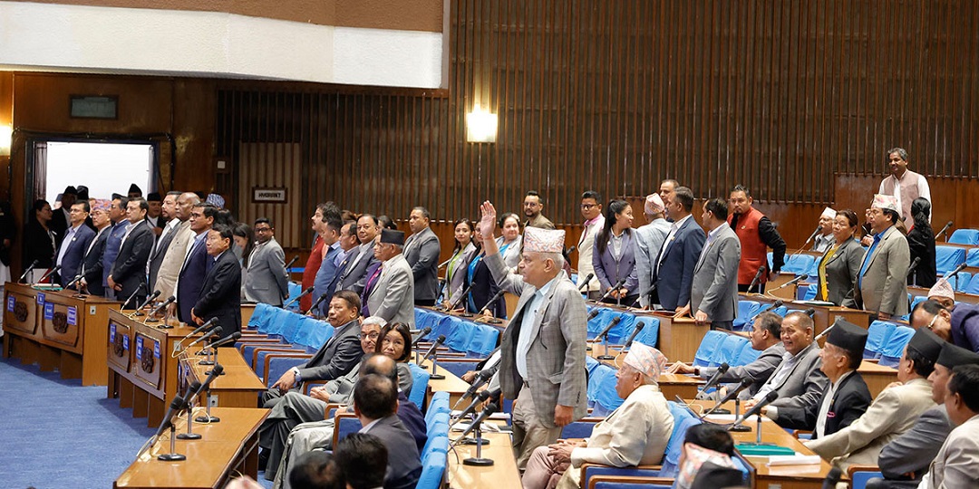 प्रतिनिधि सभा बैठक सुरु भएलगत्तै विपक्षी दलले गरे अवरोध, बैठक आधा घण्टाका लागि स्थगित